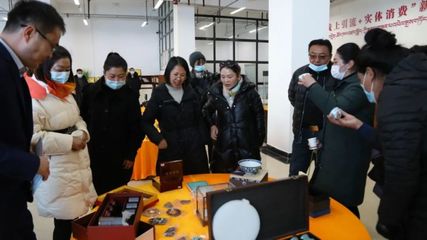学直播 做藏香 区文化厅组织开展妇女节主题活动